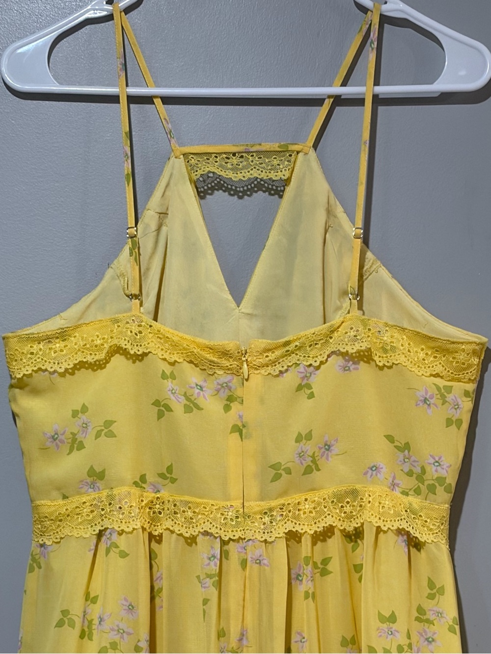 BCBG Mariposa Yellow Floral Lace Cut-Out Chiffon Maxi Dress 12 - Picture 8 of 13